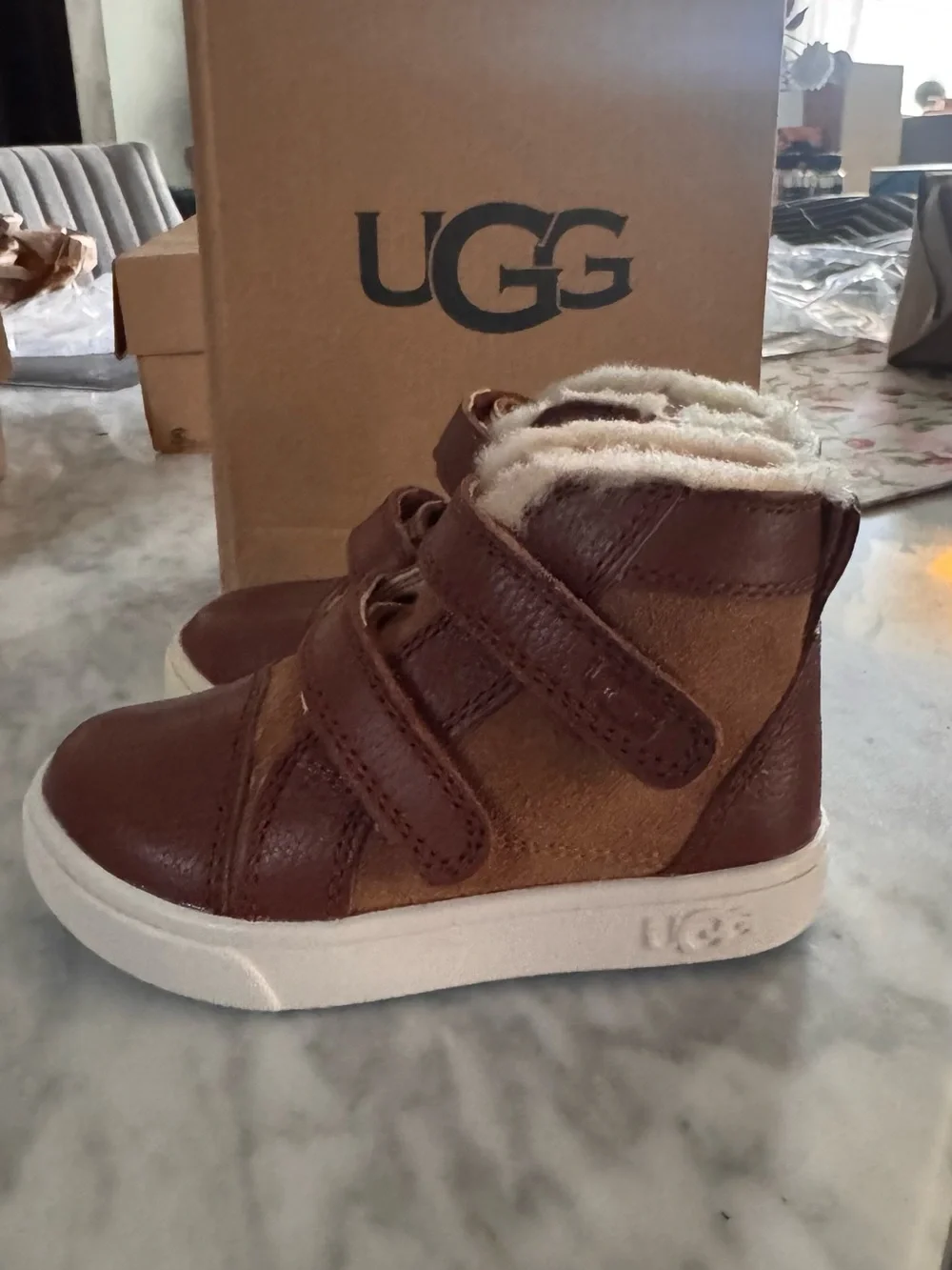 UGG 🤎 new